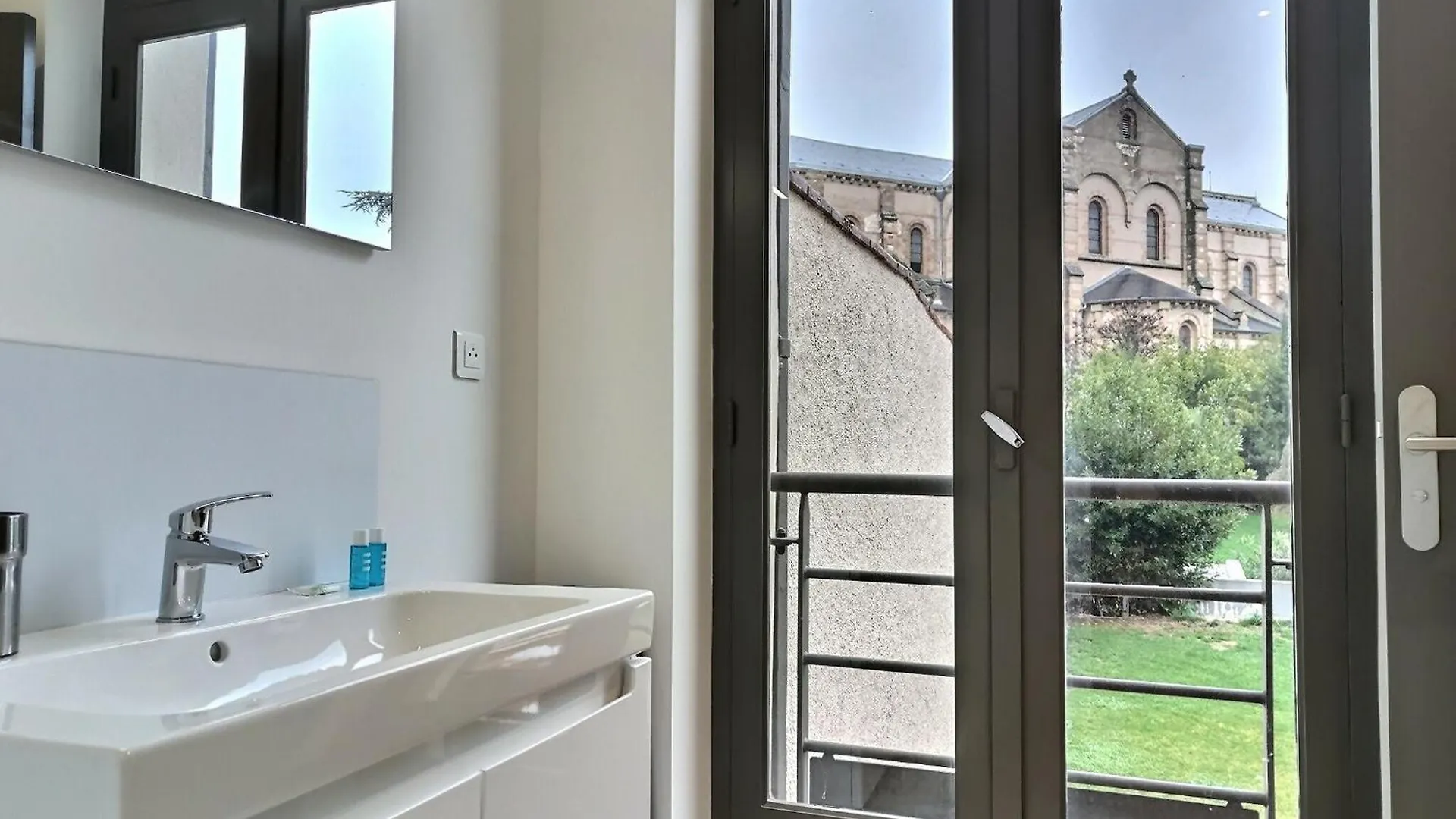 Le Cote Cour - Fibre - Clim - Centre-Ville ألبي شقة